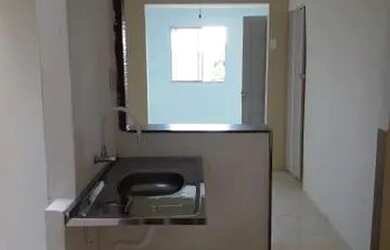 Imagem: A casa possui 2 Dormitórios, 1 Banheiro e está localizado