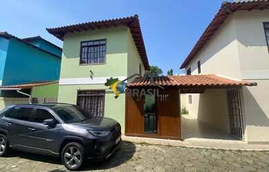 Imagem: A casa possui 2 Dormitórios, 3 Banheiros, 1 Vaga na garagem