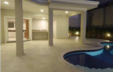 Imagem: A casa em condomínio possui 4 Dormitórios, 5 Banheiros, 4