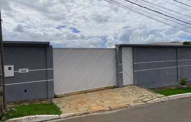 Imagem: A casa em condomínio possui 2 Dormitórios, 2 Banheiros, 4