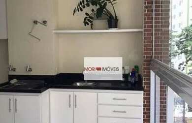 Imagem: O apartamento possui 1 Dormitório, 1 Banheiro, 1 Vaga na garagem