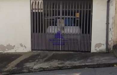 Imagem: A casa possui 2 Dormitórios, 2 Banheiros, 2 Vagas na garagem