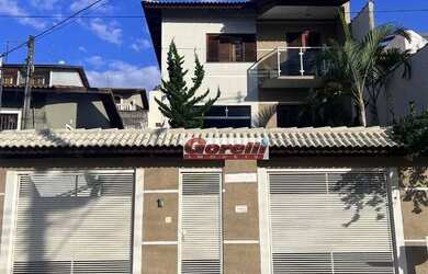 Imagem: A casa possui 3 Dormitórios, 1 Banheiro, 3 Vagas na garagem