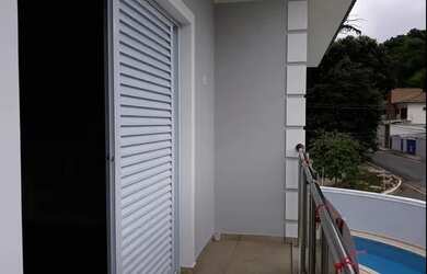 Imagem 8: Sobrado novo, com 313m², piscina, 3 suítes e 6 vagas no Jardim Ibiratiba