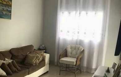 Imagem: A casa possui 2 Dormitórios, 2 Banheiros, 1 Vaga na garagem