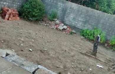 Imagem: A casa possui 3 Dormitórios, 1 Banheiro e 1 Vaga na garagem