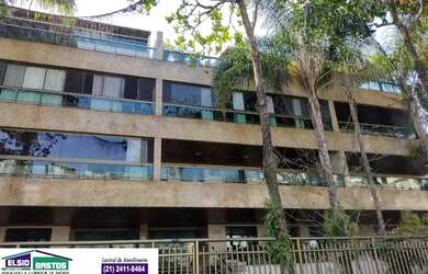 Imagem: O apartamento possui 3 Dormitórios, 2 Banheiros, 4 Vagas na