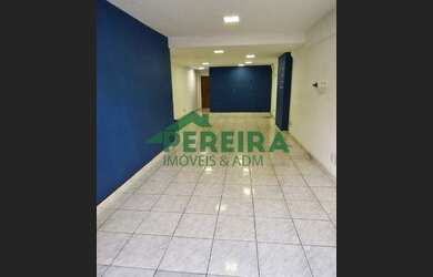 Imagem: O depósito possui 2 Vagas na garagem e 380m² de Área e está