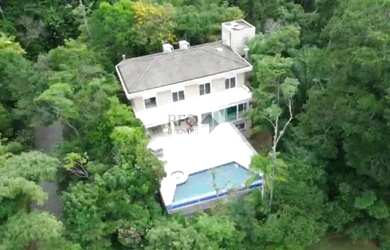 Imagem: Linda casa no condomínio Sítio São Pedro Guarujá. Condomínio