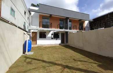 Imagem: A casa possui 2 Dormitórios, 2 Banheiros, 1 Vaga na garagem