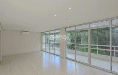 Imagem: O apartamento possui 3 Dormitórios, 2 Banheiros, 3 Vagas na