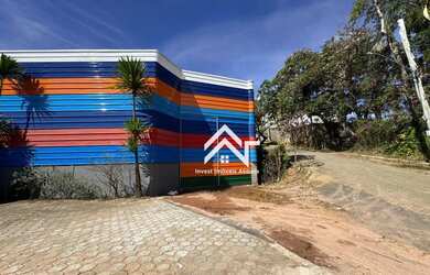 Imagem: O depósito possui 5 Vagas na garagem, 2.127m² de Área e