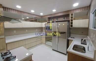 Imagem 8: Casa com 5 quartos sendo 3 suítes, área gourmet com jacuzzi, piscina aquecida, em Bairro B