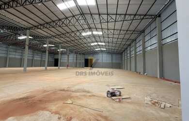 Imagem: O depósito possui 5 Vagas na garagem e 3100m² de Área e está