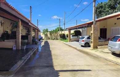 Imagem: A casa em condomínio possui 2 Dormitórios, 2 Banheiros, 2