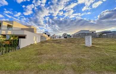 Imagem: O terreno possui 360m² de Área e está localizado em Jardins