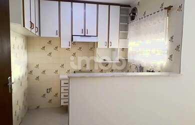 Imagem: O apartamento possui 2 Dormitórios, 1 Banheiro, 2 Vagas na