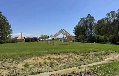 Imagem: O terreno possui 420m² de Área e está localizado em Porangaba