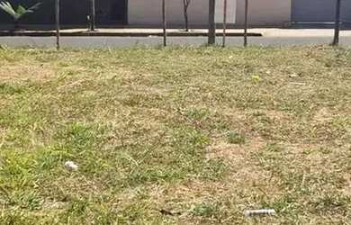 Imagem: O terreno possui 300m² de Área, Imóvel novo e está localizado