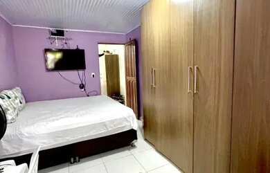 Imagem: A casa possui 2 Dormitórios, 1 Banheiro, Imóvel novo e está