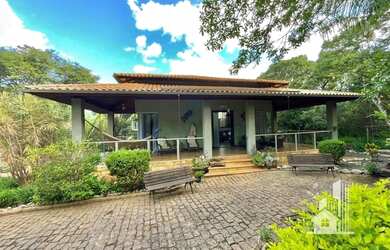 Imagem: A casa em condomínio possui 5 Dormitórios, 5 Banheiros, 5