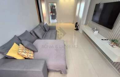 Imagem: A casa possui 4 Dormitórios, 4 Banheiros, 3 Vagas na garagem