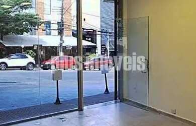 Imagem: O depósito possui 2 Vagas na garagem, 68m² de Área e está