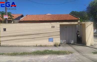 Imagem: A casa possui 2 Dormitórios, 2 Banheiros, 2 Vagas na garagem