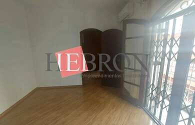 Imagem: A casa possui 3 Dormitórios, 3 Banheiros, 3 Vagas na garagem