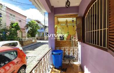 Imagem: A casa possui 3 Dormitórios, 5 Banheiros, 1 Vaga na garagem