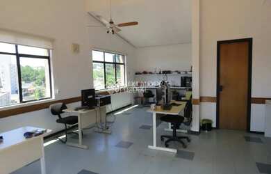 Imagem: O depósito possui 113m² de Área e está localizado em Azenha