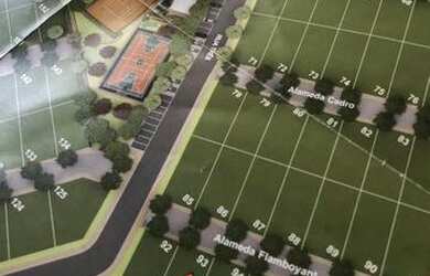 Imagem: O terreno possui 220m² de Área Privada e está localizado