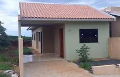 Imagem: A casa possui 2 Dormitórios, 1 Vaga na garagem e está localizado