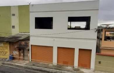 Imagem: O depósito possui 330m² de Área e está localizado em Bnh