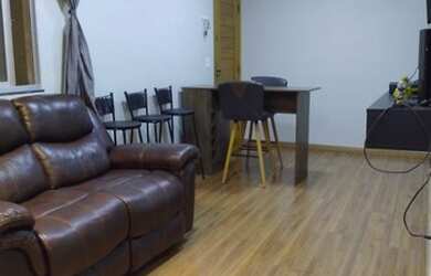 Imagem: O apartamento possui 3 Dormitórios, 1 Banheiro, 1 Vaga na garagem