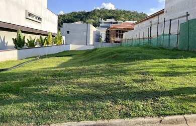 Imagem: O terreno possui 490m² de Área e está localizado em Alphaville