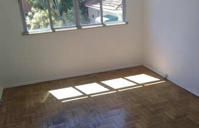 Imagem 3: Rua Fagundes Varela juntinho ao Ingá -Amplo apartamento com 3 quartos...