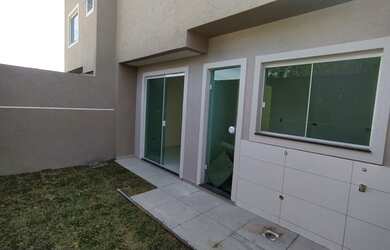 Imagem: A casa possui 3 Dormitórios, 3 Banheiros, 4 Vagas na garagem