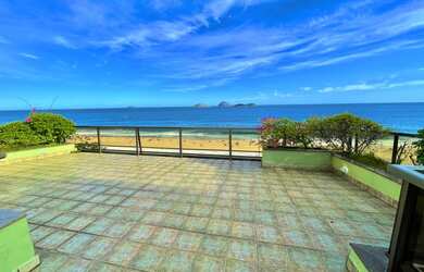 Imagem 1: Cobertura ampla na Vieira Souto - casa suspensa em frente ao mar