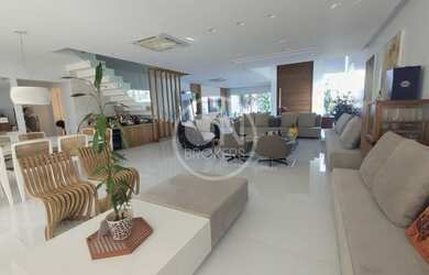 Imagem: A casa em condomínio possui 5 Dormitórios, 5 Banheiros, 4