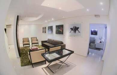 Imagem: O depósito possui 4 Vagas na garagem, 12m² de Área e está