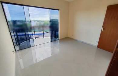 Imagem: A casa possui 2 Dormitórios, 3 Banheiros, 2 Vagas na garagem