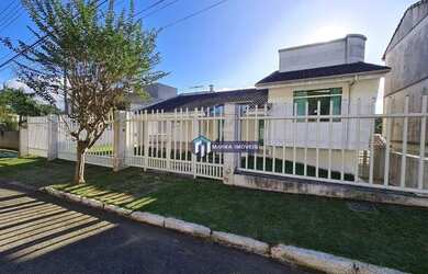 Imagem: A casa em condomínio possui 5 Dormitórios, 5 Banheiros, 5