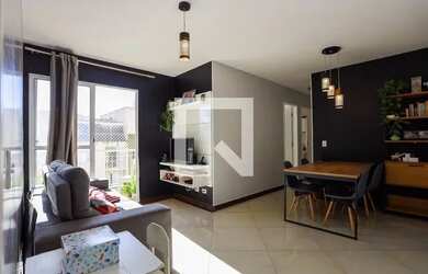 Imagem: O apartamento possui 2 Dormitórios, 1 Banheiro, 1 Vaga na garagem