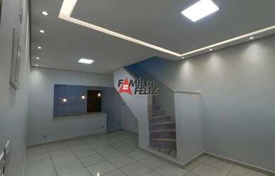 Imagem: A casa possui 2 Dormitórios, 2 Banheiros, 2 Vagas na garagem