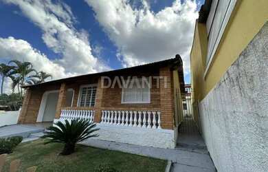 Imagem: A casa possui 2 Dormitórios, 1 Banheiro, 3 Vagas na garagem