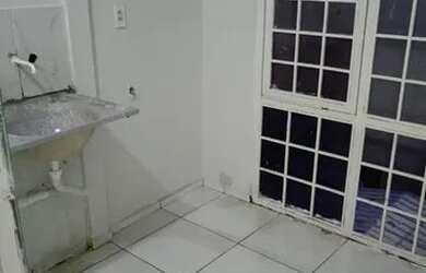 Imagem: O apartamento possui 1 Dormitório, 1 Banheiro e 1 Vaga na garagem