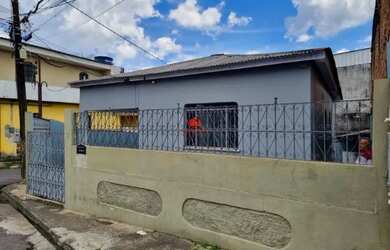 Imagem: A casa possui 3 Dormitórios, 215m² de Área e está localizado