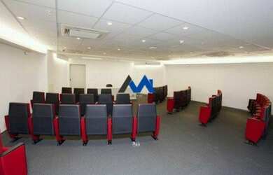 Imagem: O depósito possui 5 Vagas na garagem, 414m² de Área e está