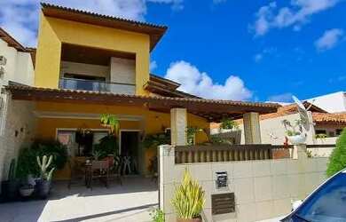 Imagem: A casa possui 4 Dormitórios, 3 Banheiros, 250m² de Área